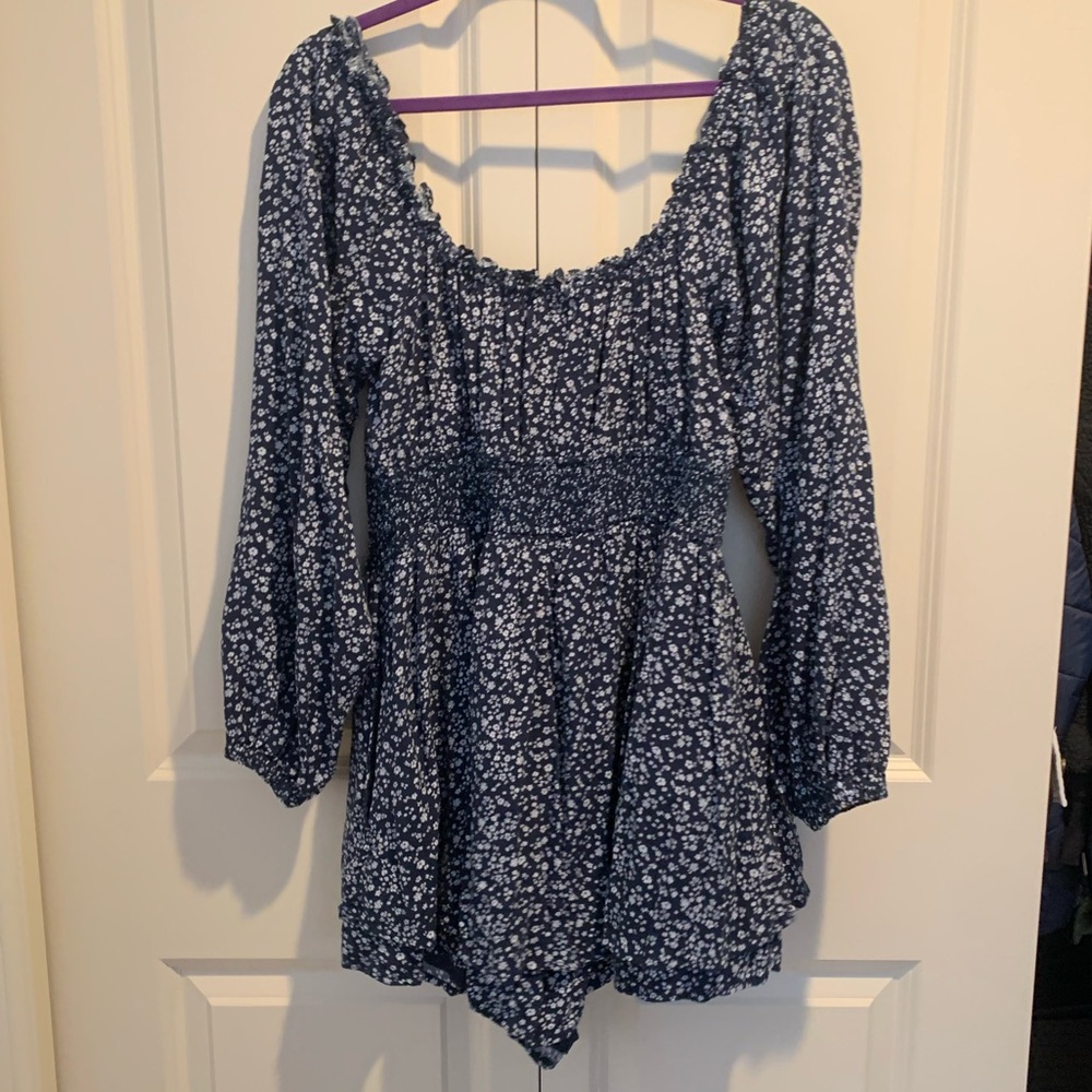 Hollister Navy Floral Romper - Picture 6 of 10